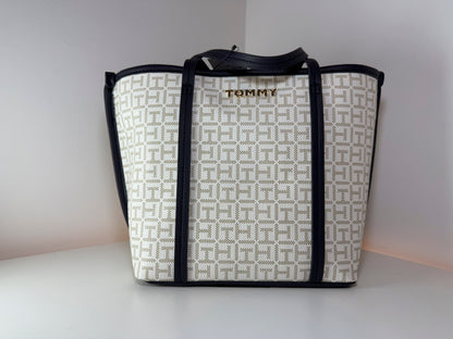 NWT Tommy Hilfiger 69JA012 250 489 Chelsea II Satchel/Crossbody Bag