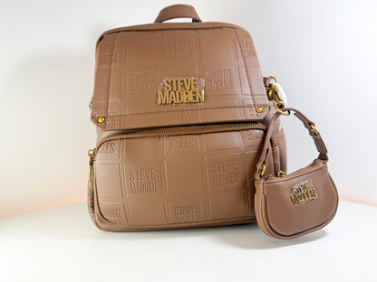 Mochila con dije Steve Madden DR143820 Nutshell Tampa, nueva con etiquetas