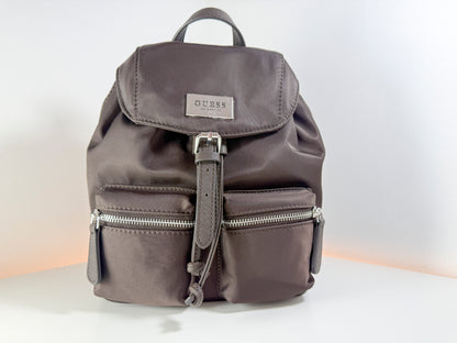 Mochila NWT Guess NL827632 Altuna color chocolate