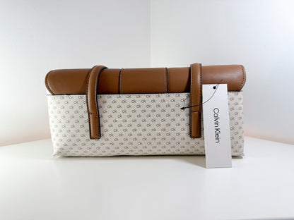 Bolso de hombro Calvin Klein para mujer, nuevo con etiquetas, diseño de tres compartimentos, color marrón con solapa de lona blanca