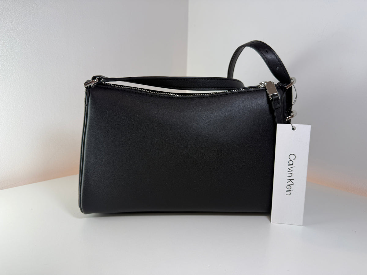 Bolso bandolera negro/plateado Calvin Klein H6GEDRU4, nuevo con etiqueta (NWT)
